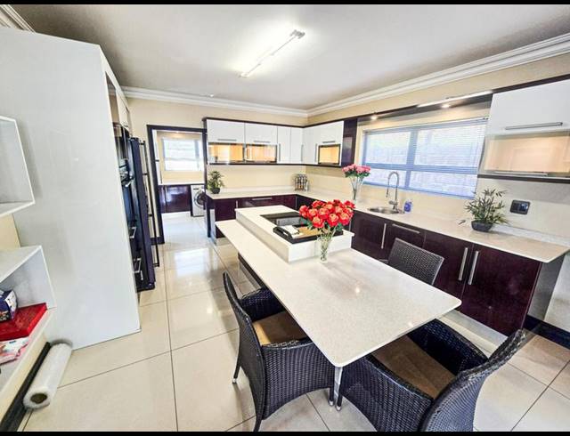 4 BEDROOM HOUSE FOR SALE IN IZINGA RIDGE